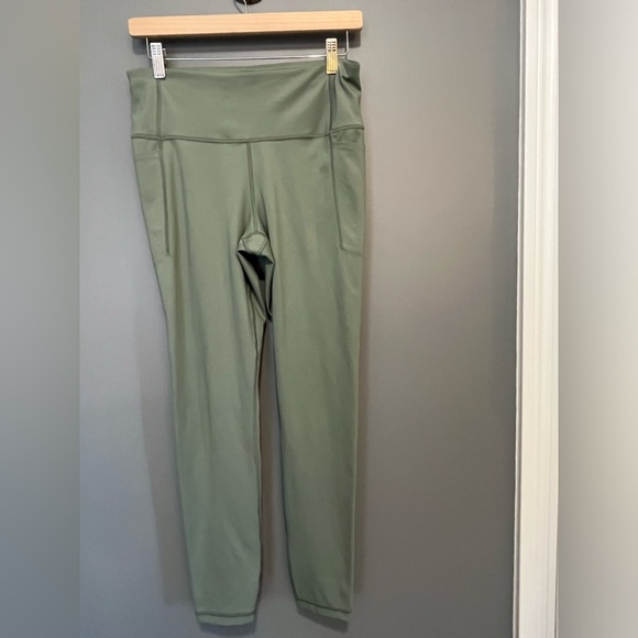 3 Piece Gap fit activewear - Picture 3 of 13